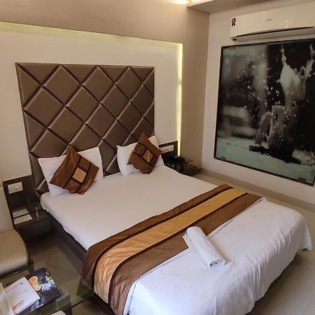 Hotel Flair Inn أحمد أباد المظهر الخارجي الصورة