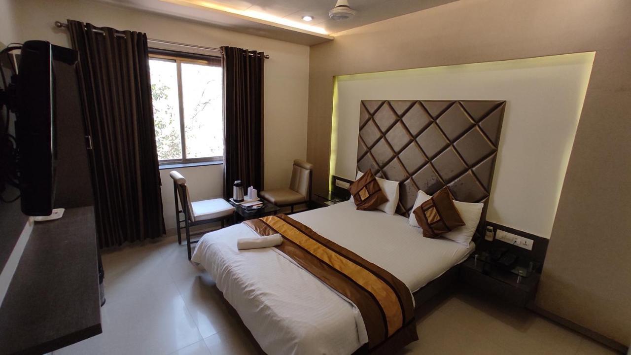 Hotel Flair Inn أحمد أباد المظهر الخارجي الصورة
