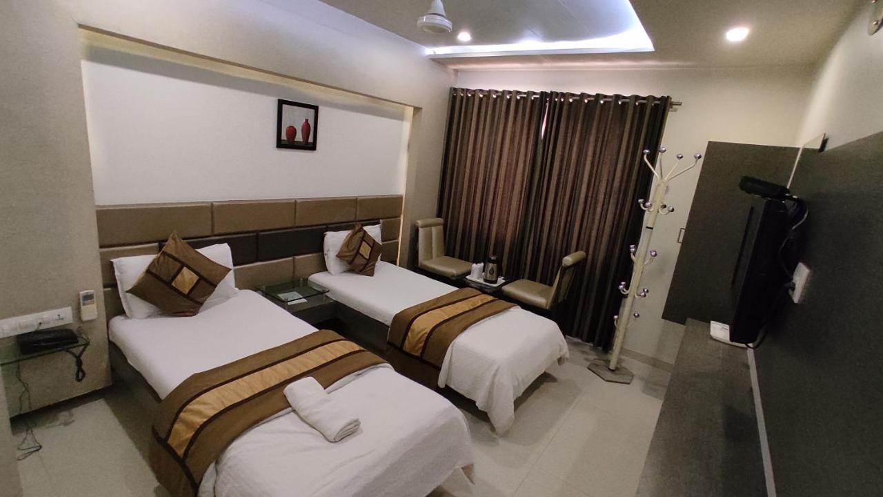 Hotel Flair Inn أحمد أباد المظهر الخارجي الصورة