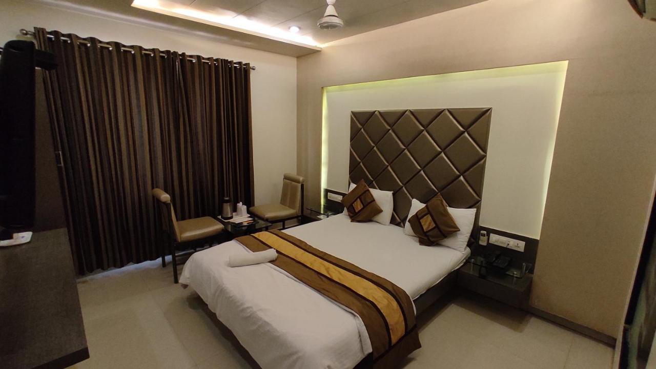 Hotel Flair Inn أحمد أباد المظهر الخارجي الصورة