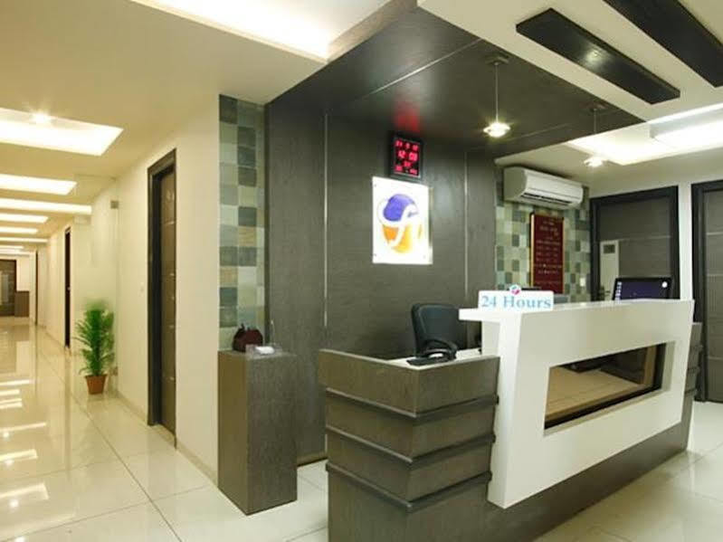 Hotel Flair Inn أحمد أباد المظهر الخارجي الصورة