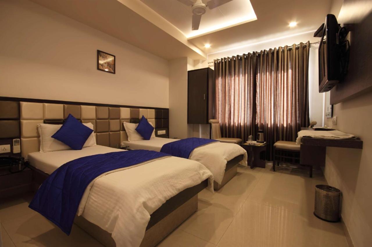 Hotel Flair Inn أحمد أباد المظهر الخارجي الصورة