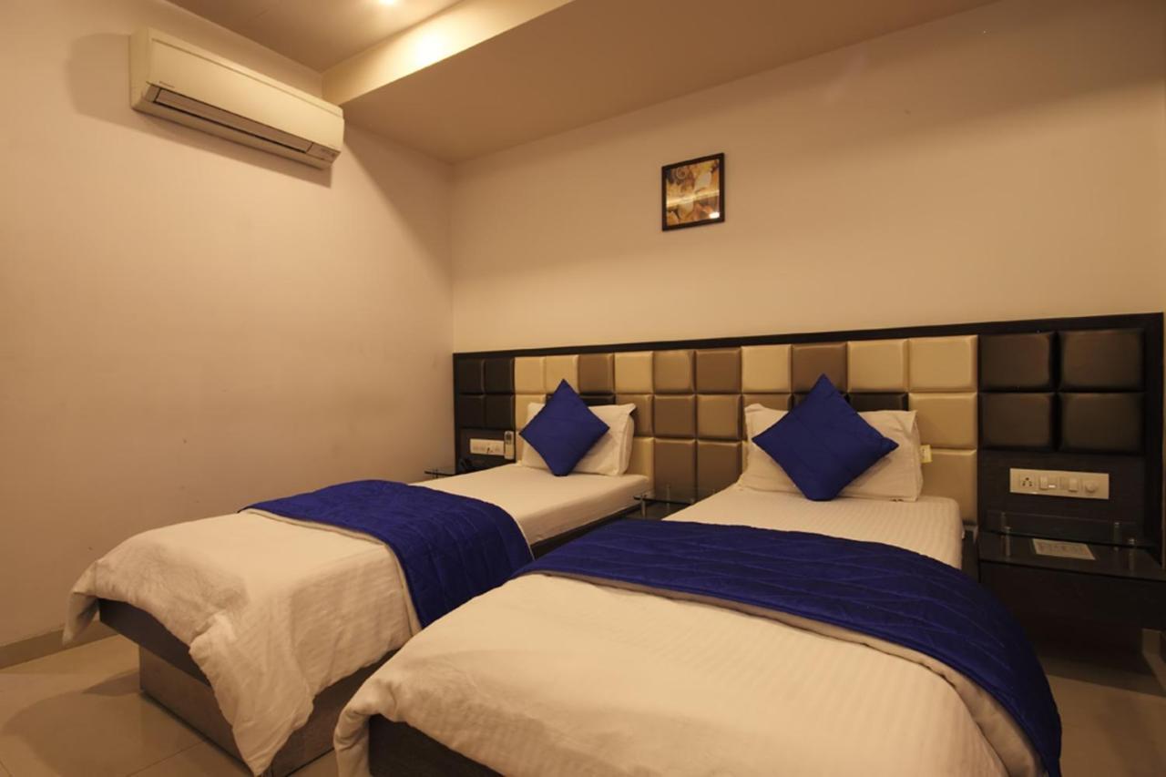 Hotel Flair Inn أحمد أباد المظهر الخارجي الصورة