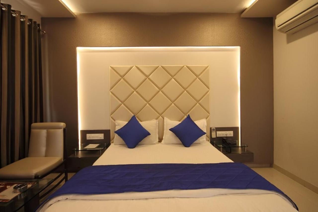 Hotel Flair Inn أحمد أباد المظهر الخارجي الصورة