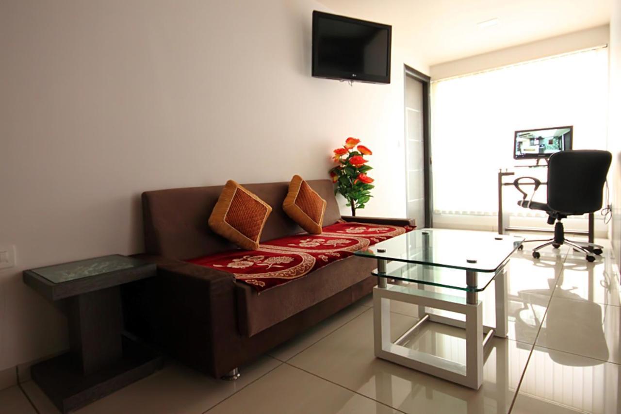 Hotel Flair Inn أحمد أباد المظهر الخارجي الصورة